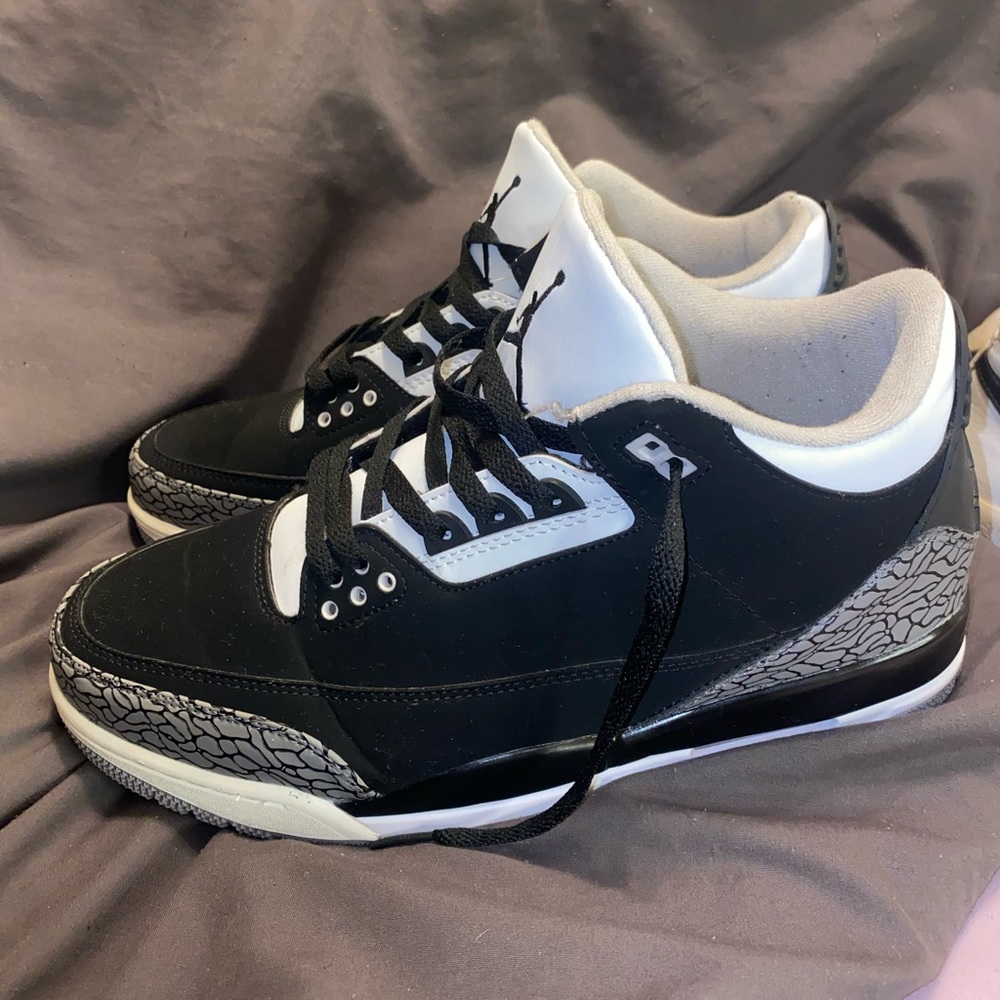 Men’s Jordan 3s